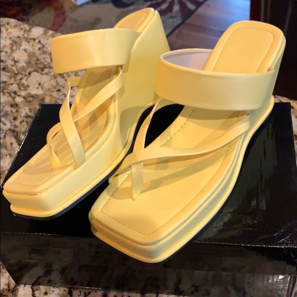 Stunning pair of yellow sandals!!!